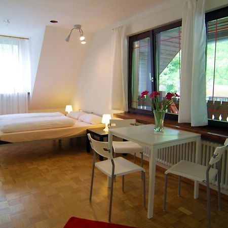 Hostel Waldblick Friburgo de Brisgovia Exterior foto